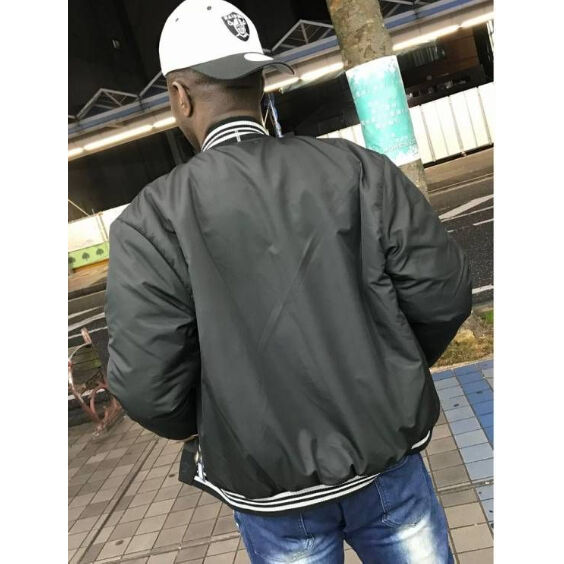 NFL RAIDERS 背面ビッグロゴ刺繍 中綿 スカジャン ブラック NFL公式 JHデザイン Raiders ラスベガス レイダース 限定