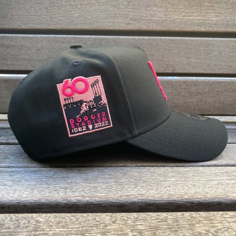 海外限定 Newera ニューエラ 9Forty Aフレーム LA Dodgers ドジャース キャップ 60th Anniv. 黒 ホットピンク (940-128)