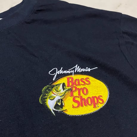 米国アウトドアブランド BassProShops® バスプロショップス ウッドカットロゴTシャツ (BpsT1)