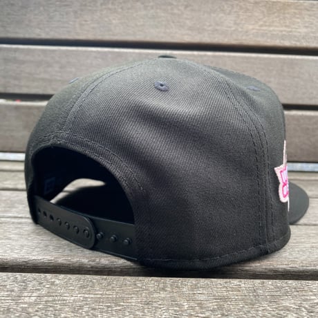 海外限定 9FIFTY ニューエラ Whitesox シカゴ ホワイトソックス スナップバックキャップ 薔薇 Rose Crest (950-251)
