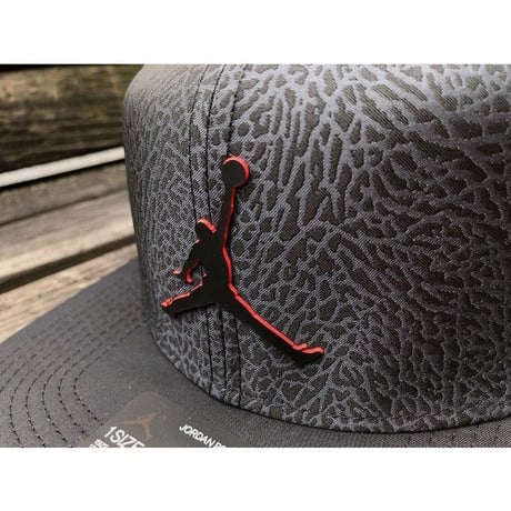 海外限定 NIKE ナイキ JORDAN ジョーダン JUMPMAN PRO スナップバック キャップ 黒 ネオンオレンジ