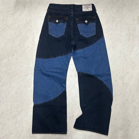 プレミアムジーンズ True Religion トゥルーレリジョン Flared Washed フレアー パッチワーク ジーンズ (JNS256)