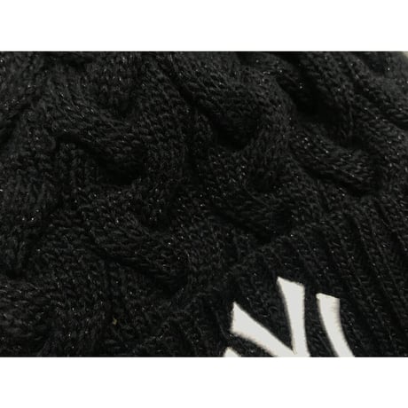 NEWERA ニューエラ NY  Yankees ヤンキース MLB 紺 ネイビー ラメ入り ポンポン ニット帽