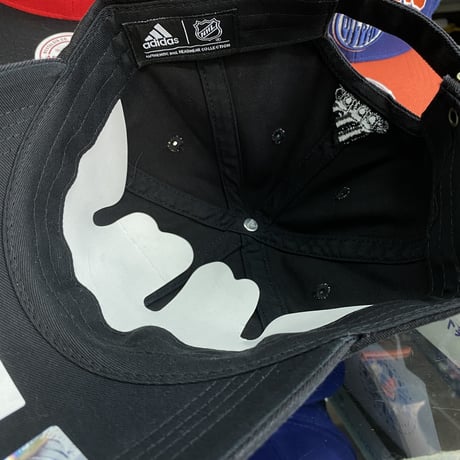 Adidas アディダス NHL ピッツバーグ ペンギンズ 黒 ストラップバックキャップ アイスホッケー