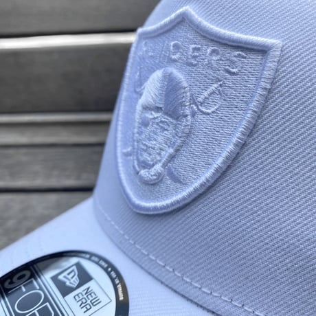 USA仕様 Newera ニューエラ NFL 9Forty Aフレーム LV Raiders レイダース キャップ トリプルホワイト (940-138)