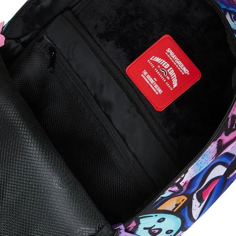 米国仕様 SPRAYGROUND コンプリケーテッド 総柄 ストリートアート グラフィック DLXR バックパック (BKPK16)
