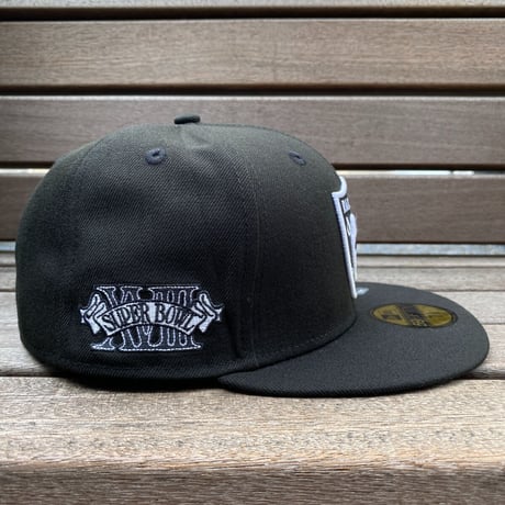 USA仕様 NEWERA 59Fifty NFL ラスベガス レイダース Raiders スーパーボウル XVIII 白黒 (24-5)