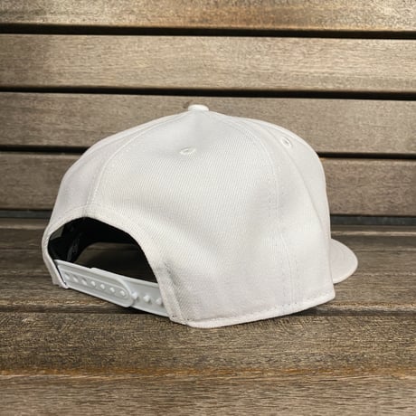 海外限定 NEWERA ニューエラ 9Fifty NFL ラスベガス レイダース LV Raiders 白 BOW キャップ (950-252)