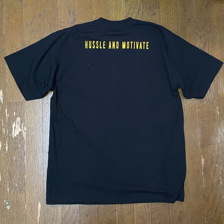 LA発 NIPSEY HUSSLE 二プシー グラフィック 半袖 Tシャツ LAKERS レイカーズ NBA ヒップホップ
