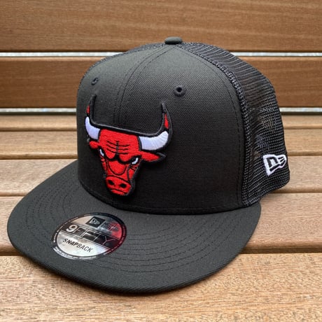 USAモデル 9FIFTY ニューエラ NBA シカゴ ブルズ BULLS クラシック トラッカーキャップ
