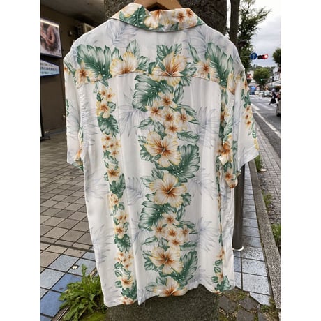 【特別SALE価格】 アロハシャツ ALOHA 半袖 ハイビスカス 白 フラワープリント RB-01