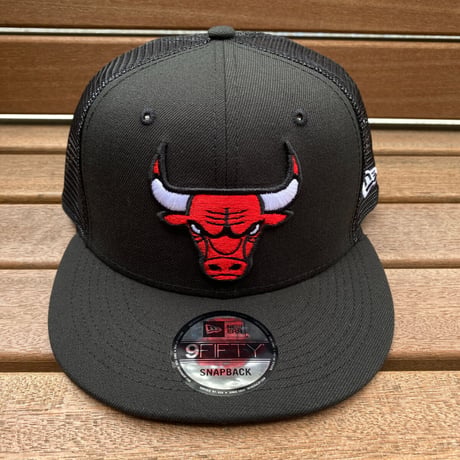 USAモデル 9FIFTY ニューエラ NBA シカゴ ブルズ BULLS クラシック トラッカーキャップ