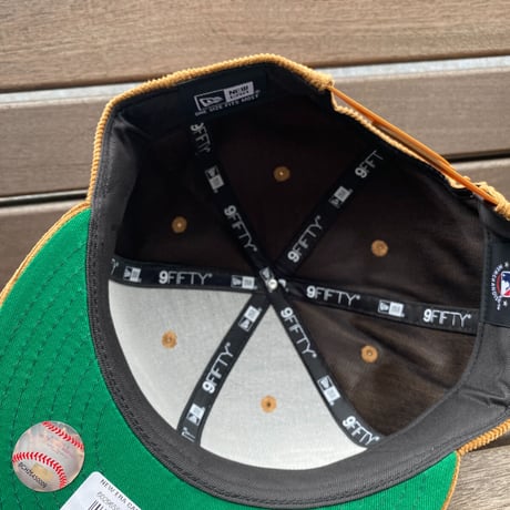 USA限定 9FIFTY ニューエラ MLB レッドソックス REDSOX コーデュロイ スナップバックキャップ