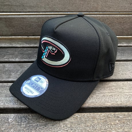 海外限定 Newera ニューエラ 9Forty Aフレーム Diamondbacks ダイヤモンドバックス 2001 ワールドシリーズ キャップ (940-166)