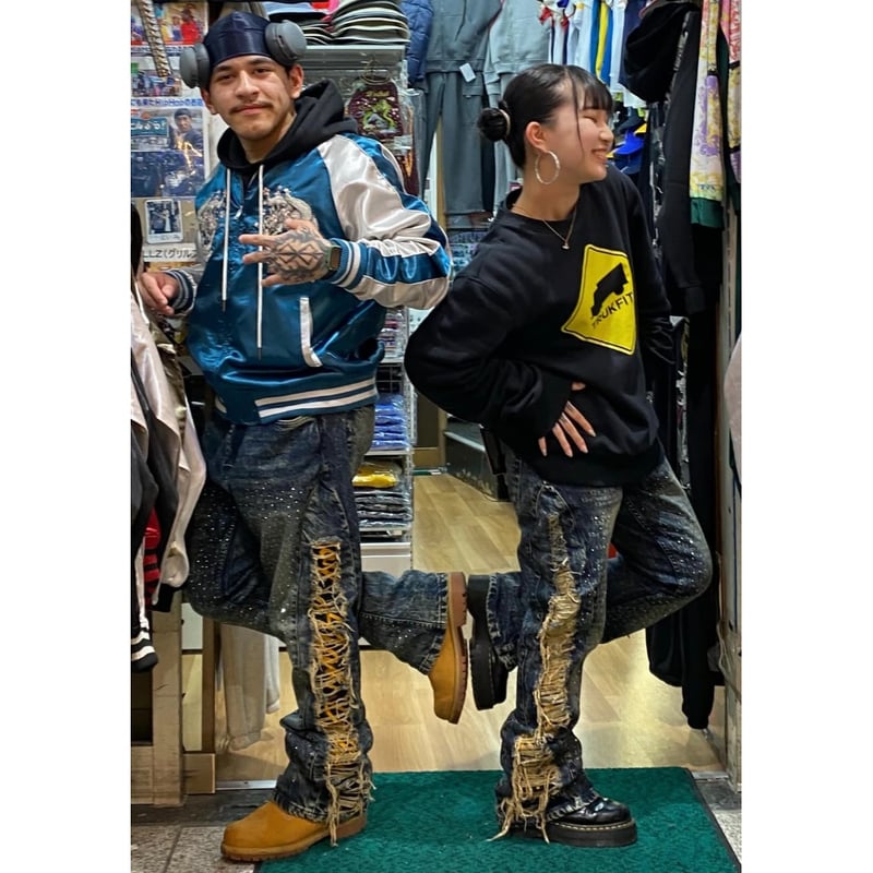 R3BEL RIPPED Rhinestone Stacked Flare Denim ライン