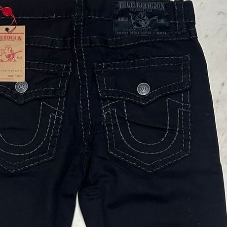 プレミアムジーンズ True Religion トゥルーレリジョン STRAIGHT JEAN 馬蹄形 フラップポケット ジーンズ (JNS206)