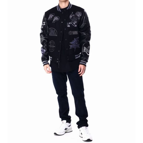 USA限定 BLACK PYRAMID ブラックピラミッド バーシティ スタジャン 黒 クリスブラウン