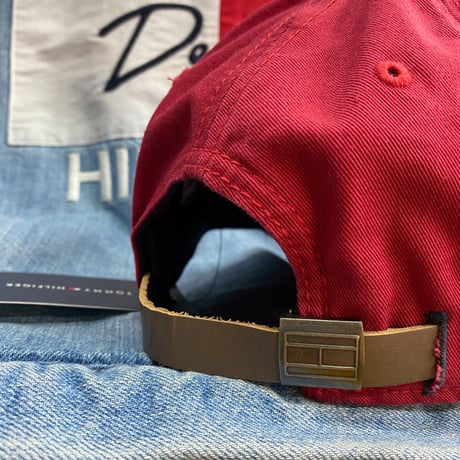 トミーヒルフィガー TOMMY HILFIGER レザーストラップバック キャップ バーガンディ クラシックロゴ