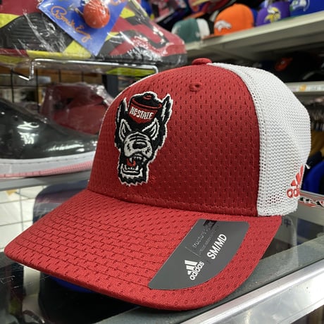 Adidas アディダス Collegiate ノースカロライナ州立大学 NC State Wolfpack ウルフパック メッシュキャップ