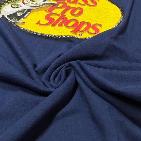 米国アウトドアブランド BassProShops® バスプロショップス ウッドカットロゴTシャツ (BpsT2)