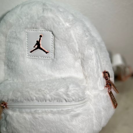 NIKE ナイキ Jordan Faux Fur Mini Backpack ジョーダン ファー ミニバックパック (NKBG18)