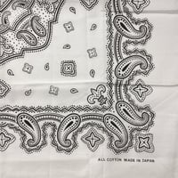 日本製 ペイズリー バンダナ Paisley Bandana 大判サイズ 綿100% 白 黒 (BNDN64)