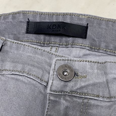 海外限定 KDNK ディーケーエヌケー Stacked Skinny Flare スタックド スキニーフレア ジーンス (JNS54)