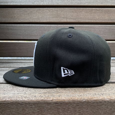 USA仕様 NEWERA 59Fifty NFL ラスベガス レイダース Raiders スーパーボウル XVIII 白黒 (24-5)