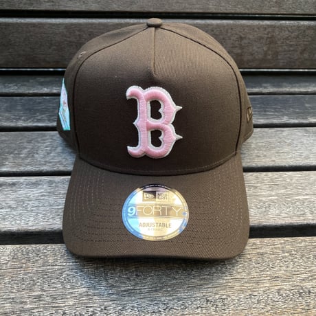 海外限定 Newera ニューエラ 9Forty Aフレーム Redsox ボストン レッドソックス スタジアムパッチ キャップ (940-270)