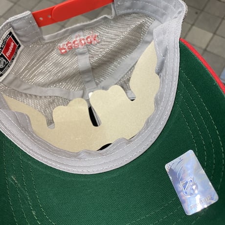 Reebok リーボック Flames カルガリー フレームス NHL メッシュ スナップバックキャップ