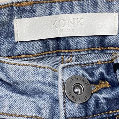 海外限定 KDNK ディーケーエヌケー Stacked Skinny Flare スタックド スキニーフレア ジーンス (JNS46)