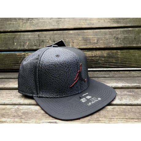 海外限定 NIKE ナイキ JORDAN ジョーダン JUMPMAN PRO スナップバック キャップ 黒 ネオンオレンジ
