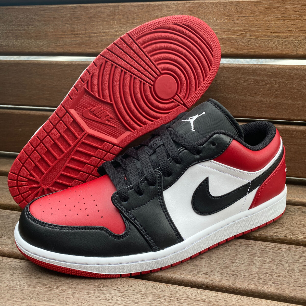 NIKE ナイキ AIR JORDAN1 LOW エアジョーダン1 ローカット 黒赤 NIKE ナイキ AIR JORDAN1 LOW エアジョーダン1 ローカット 黒赤
