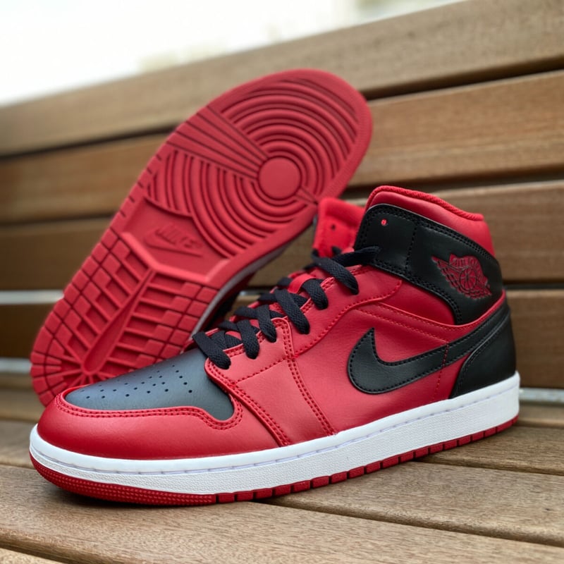 NIKE ナイキ AIR JORDAN1 MID エアジョーダン1 ミッドカット 黒赤 BRE...