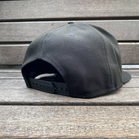 海外限定 NEWERA ニューエラ 9Fifty NFL ラスベガス レイダース LV Raiders スナップバックキャップ (950-254)