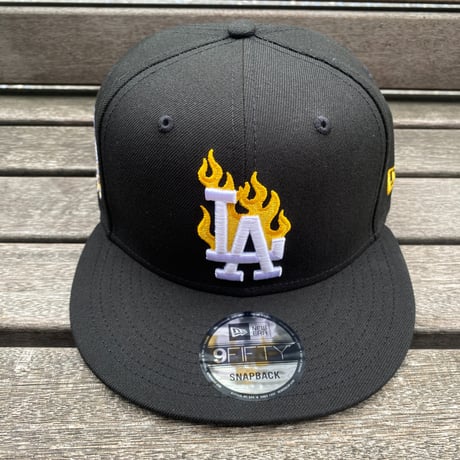 海外限定 9FIFTY ニューエラ LA Dodgers ドジャース スナップバックキャップ 炎 イエローフレイム 40周年記念 (950-248)