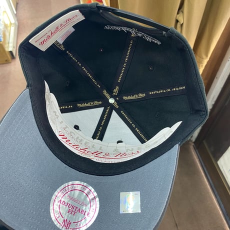 Mitchell&Ness ミッチェル&ネス NBA バックス Bucks 1968 総柄ロゴ スナップバックキャップ