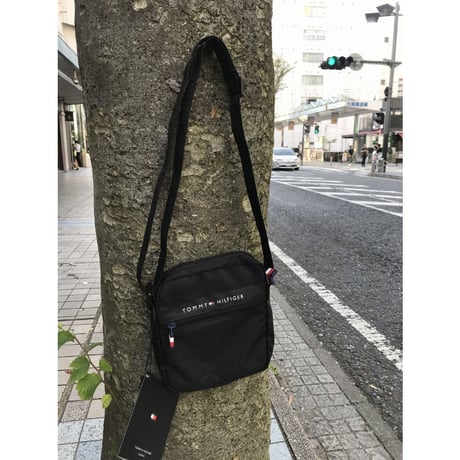 トミーヒルフィガー TOMMY HILFIGER クロスボディ TH MOTO MINI2 斜め掛け ボディバッグ 黒