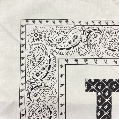 大判バンダナ LA ロサンゼルス モノグラム BIGロゴ ペイズリー Monogram Paisley 白 (BNDN119)