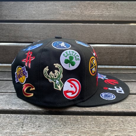 海外仕様 59FIFTY ニューエラ NEWERA 総柄 NBA 限定 Allover Patches キャップ (100-7)