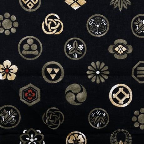 日本製 和柄 バンダナ 総柄 戦国 家紋文様 Japanese Crest 大判サイズ 綿100% 黒 (BNDN40)
