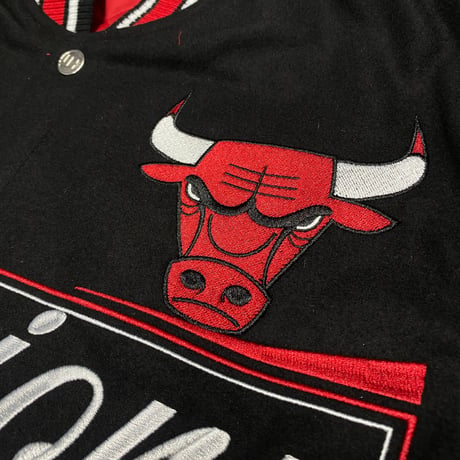 海外限定 NBA JHデザイン CHI Bulls シカゴ ブルズ ファイナルチャンピオン リバーシブル スタジャン