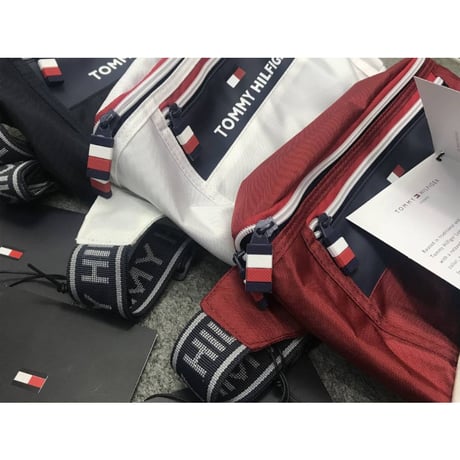 TommyHilfiger USA クロスボディ 斜め掛け ボディバッグ ウェストバッグ 白 citytrek2 ユニセックス
