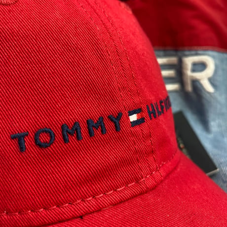 トミーヒルフィガー TOMMY HILFIGER レザーストラップバック キャップ 赤 クラシックロゴ