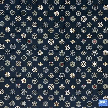 日本製 和柄 バンダナ 総柄 戦国 家紋文様 Japanese Crest 大判サイズ 綿100% 黒 (BNDN40)
