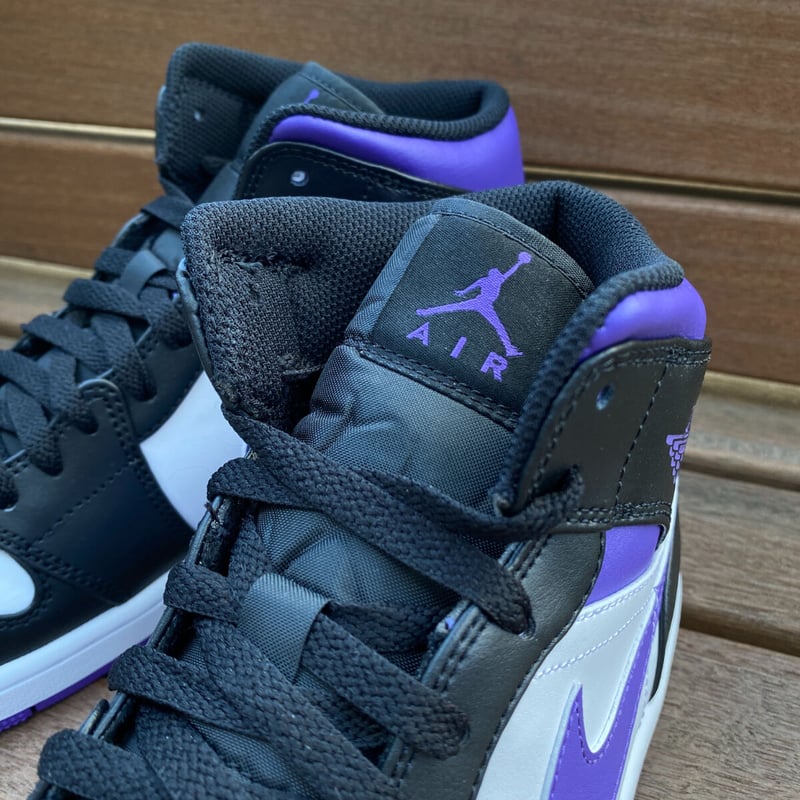 NIKE ナイキ AIR JORDAN1 MID エアジョーダン1 LILAS リラ 黒 白