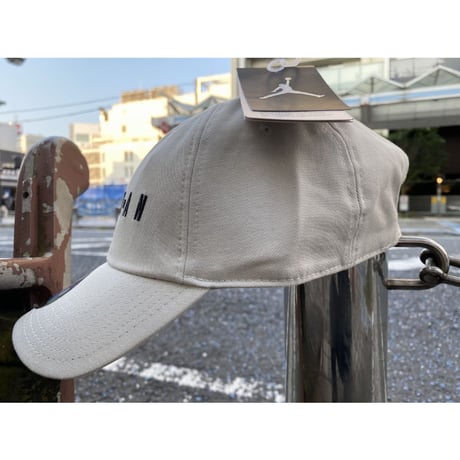 NIKE ナイキ AIR JORDAN ジョーダン ヘリテージ ローキャップ ストラップバック BONE WHITE