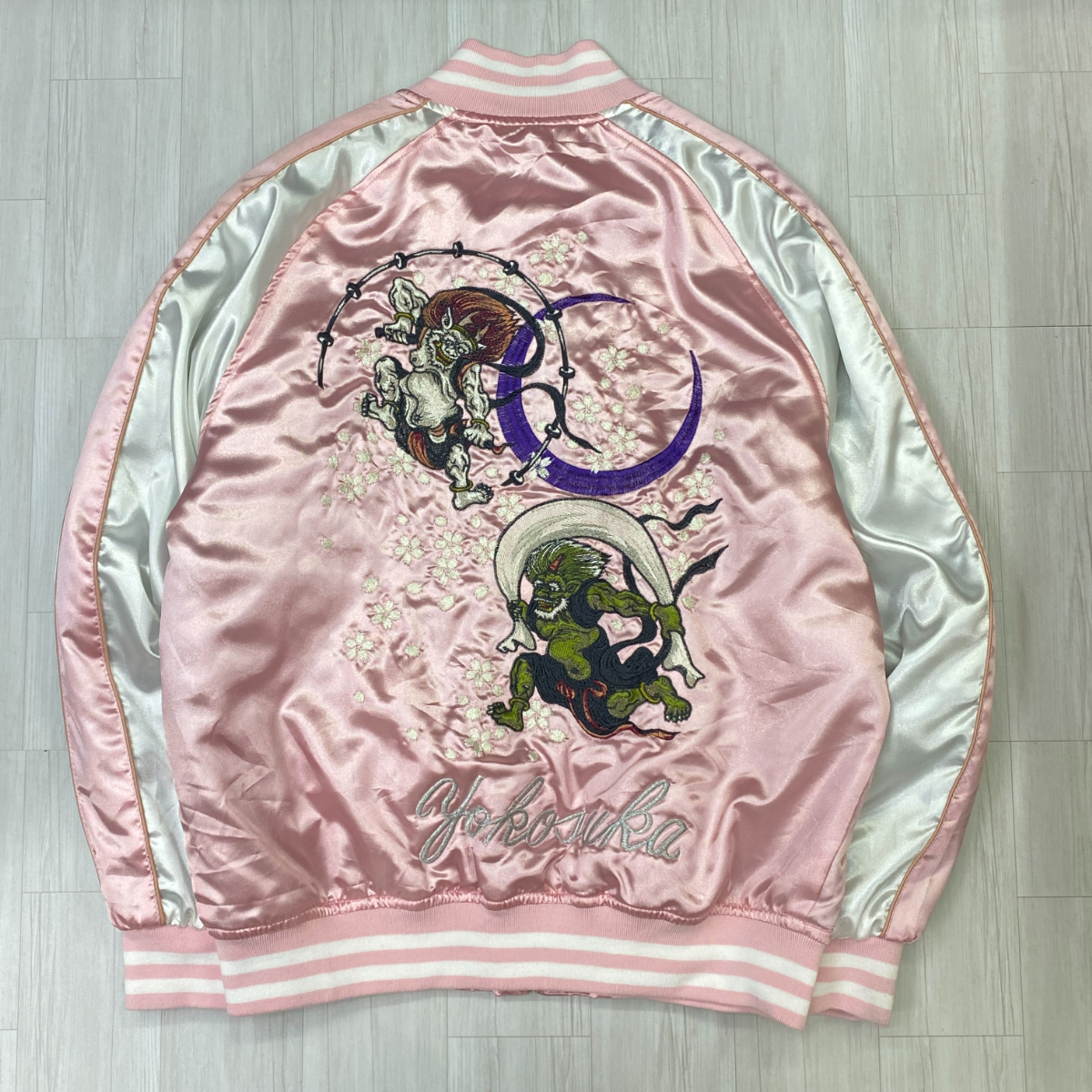中綿入り Yokosuka刺繍入り スカジャン PUFF SUKAJAN 風神雷神 中綿入り Yokosuka刺繍入り スカジャン PUFF SUKAJAN 風神雷神