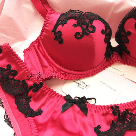 Agent Provocateur Molly エージェントプロヴォケイター 【シルク ガーターベルト】