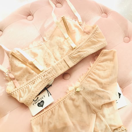 TWINSET ツインセット 【ストラップレス ノンパデッド ノンワイヤー バンドゥブラ＋ブラジリアンショーツのセット】※ベージュ・レッド・ブラックの３色からお選びいただけます